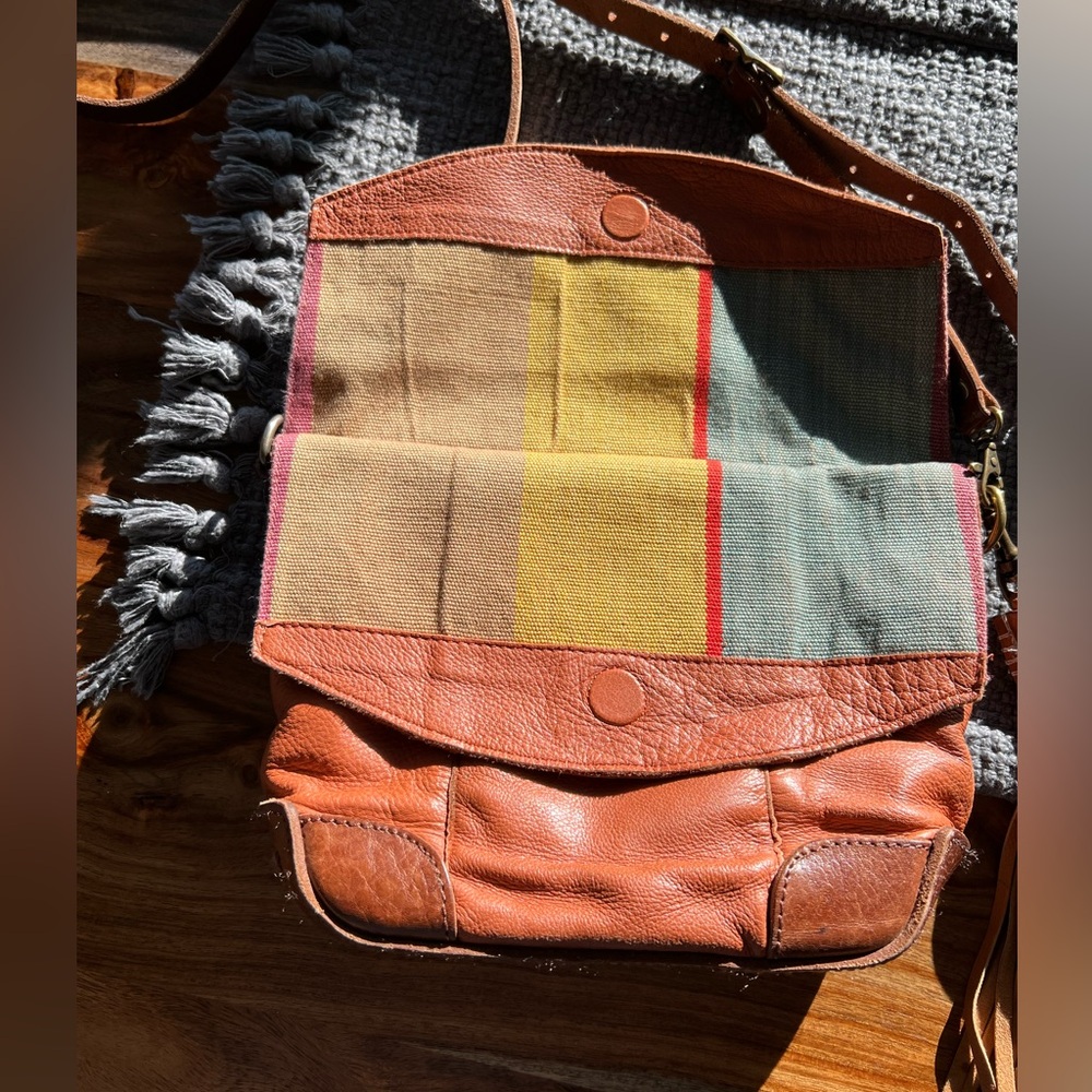 Will Leather Goods adorable crossbody with tassel! - Picture 3 of 11